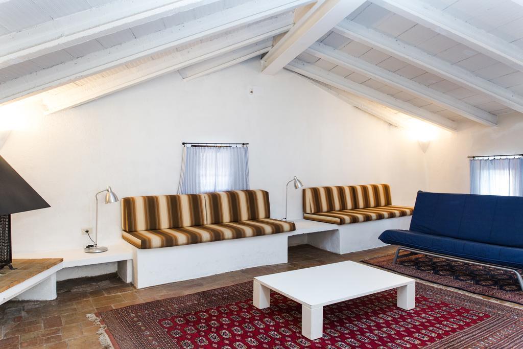 קסטלו דה אמפוריאס Apartaments Can Gibert מראה חיצוני תמונה